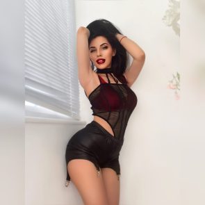 נערות ליווי - רוני מרשימה מקסימה